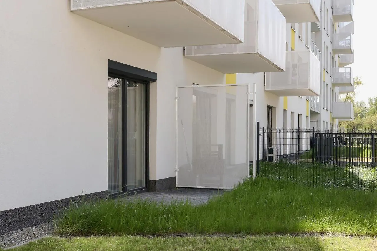 Family Apartment With Parking & Terrace By Noclegi Renters Kraków Polen