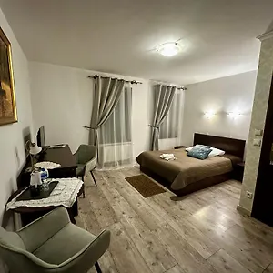 Hotel Dworek Zloty Rog I Restauracja, Krakow