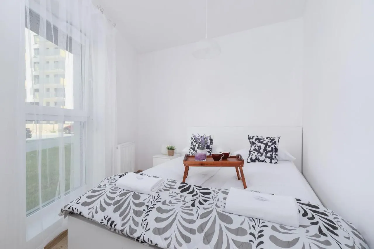 Family Apartment With Parking & Terrace By Noclegi Renters Krakow 0*,