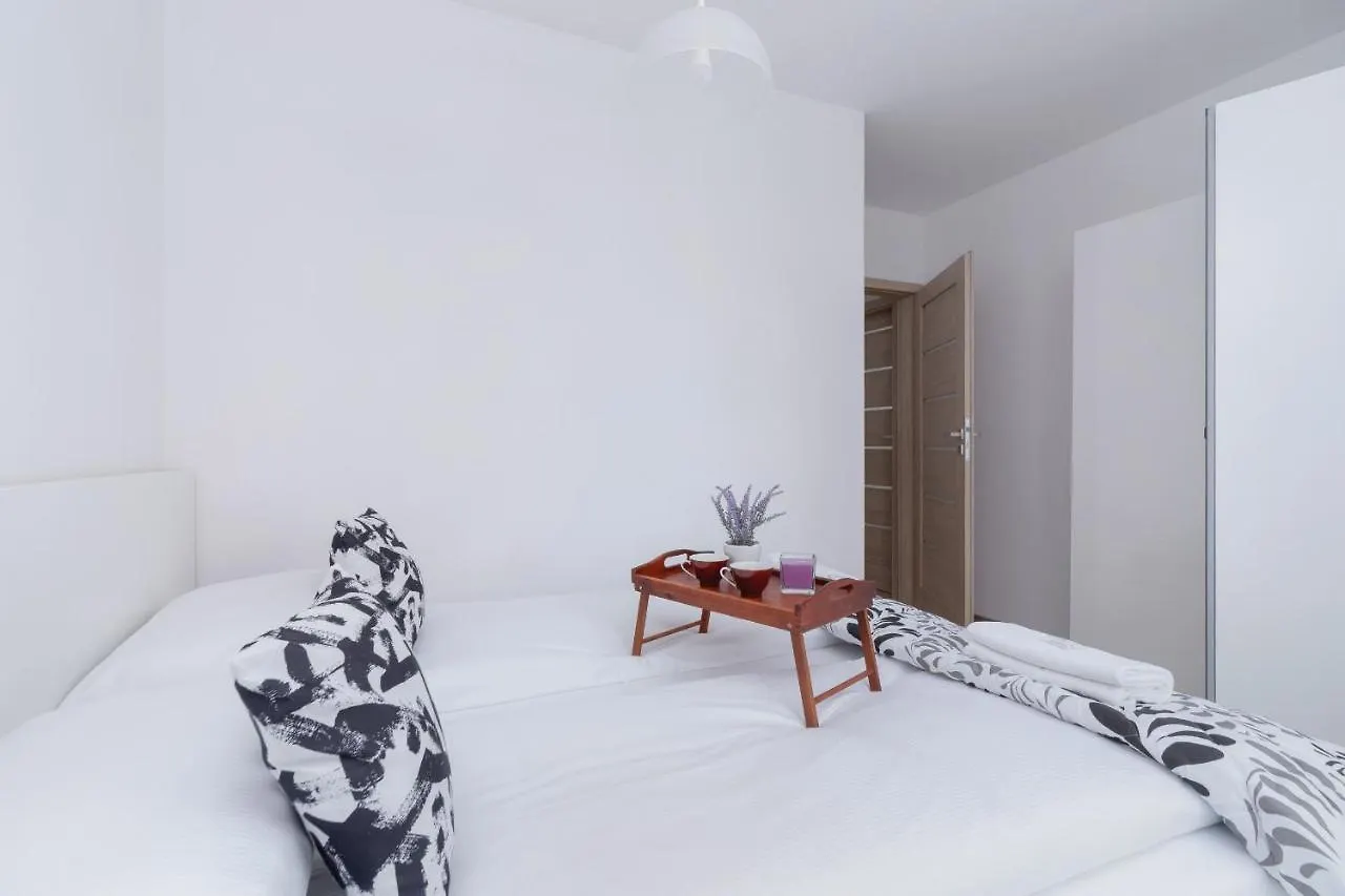 Family Apartment With Parking & Terrace By Noclegi Renters Krakow Poland