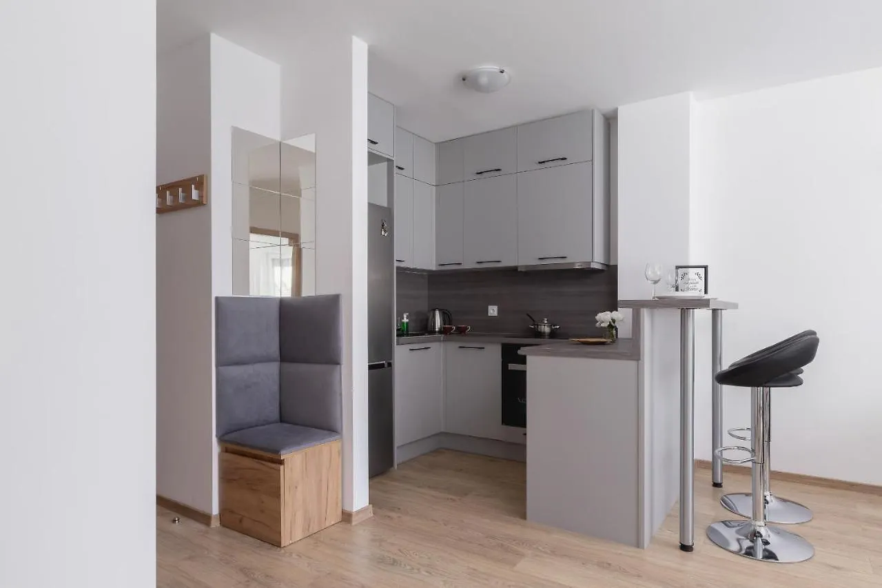 Family Apartment With Parking & Terrace By Noclegi Renters Krakow