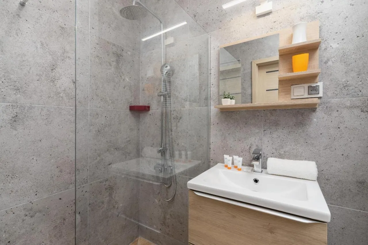 Family Apartment With Parking & Terrace By Noclegi Renters Krakow